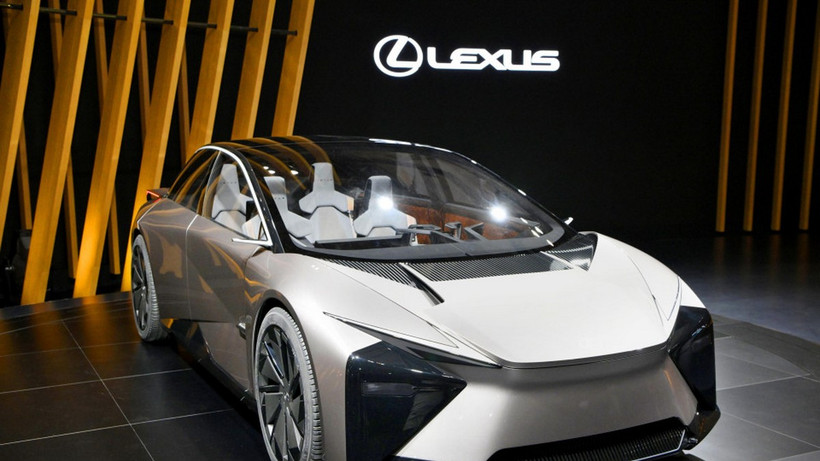 Mô hình xe điện Lexus thế hệ tiếp theo của Toyota Motor Corp. (Ảnh: Kyodo)