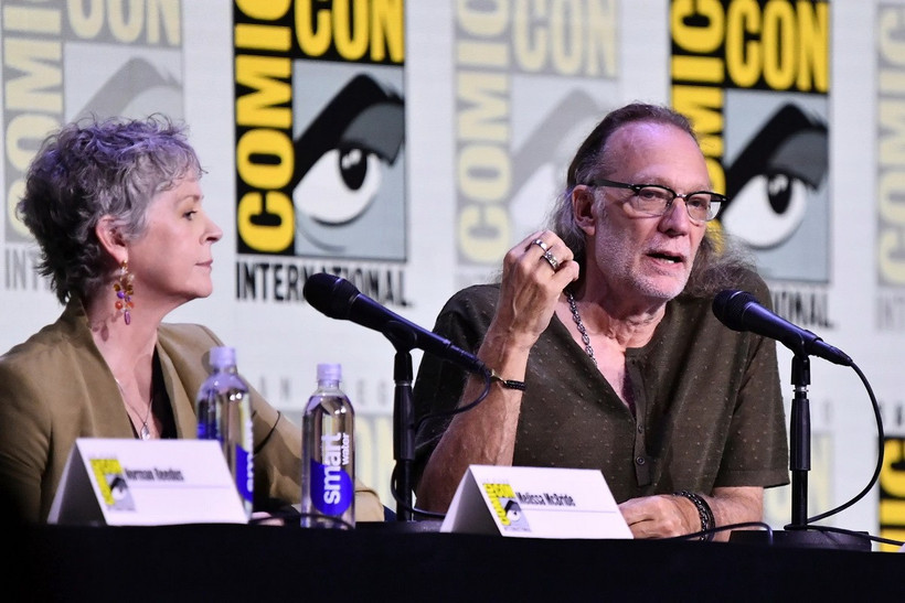 Nữ diễn viên Melissa McBride (vai Carol Peletier) và đạo diễn Greg Nicotero tham dự một buổi hội thảo về "The Walking Dead: Daryl Dixon" tại San Diego ngày 25/7. (Nguồn: AP)