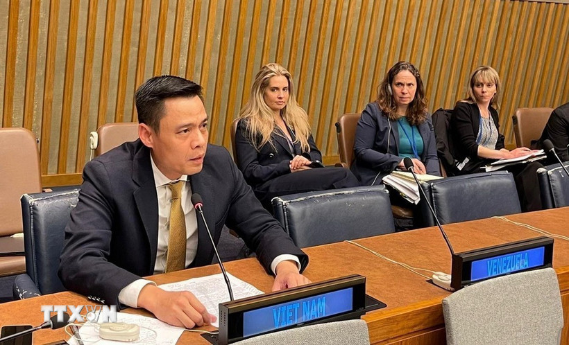 Đại sứ Đặng Hoàng Giang, Trưởng Phái đoàn thường trực Việt Nam tại LHQ, phát biểu tại phiên họp. (Ảnh: TTXVN phát)