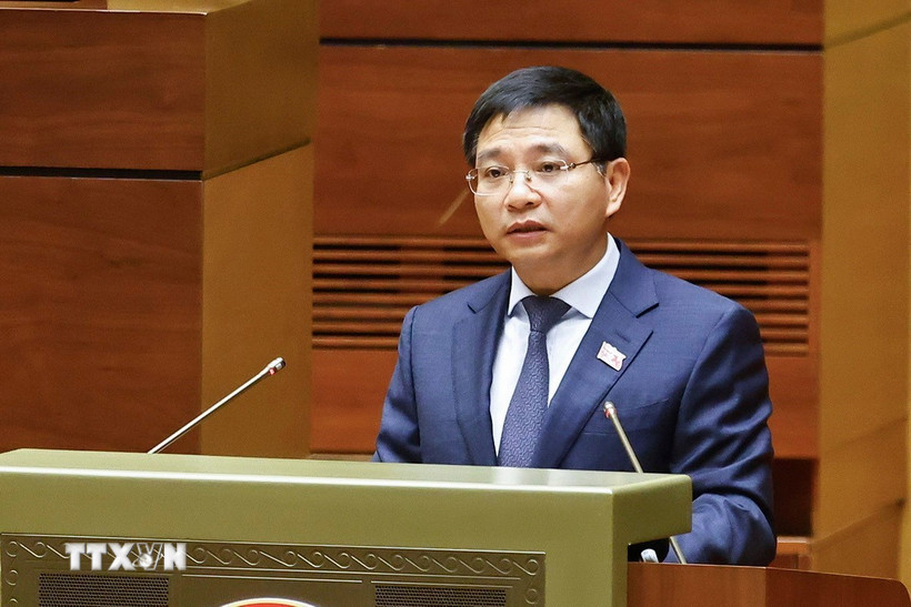 Bộ trưởng Bộ Tài chính Nguyễn Văn Thắng trình bày Tờ trình về dự án Luật Dự trữ quốc gia (sửa đổi). (Ảnh: Doãn Tấn/TTXVN)