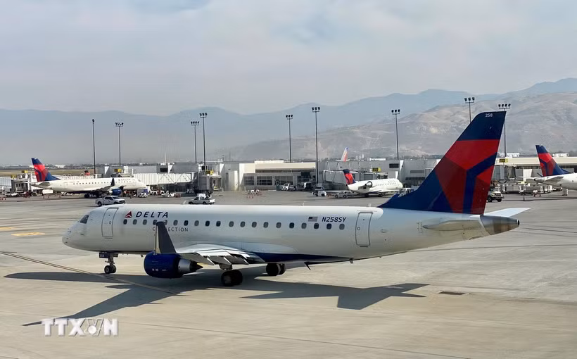 Máy bay của Hãng hàng không Delta Air Lines tại sân bay quốc tế Salt Lake City, bang Utah, Mỹ. (Ảnh minh họa: AFP/TTXVN)