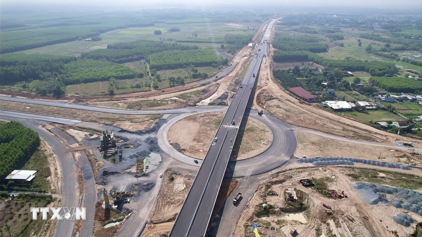 Nút giao tại đường Vành đai 3 - Thành phố Hồ Chí Minh đoạn qua Đồng Nai đang thi công. (Ảnh: Công Phong/TTXVN)
