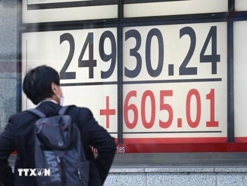 Bảng chỉ số chứng khoán tại Tokyo, Nhật Bản. (Ảnh: Kyodo/TTXVN)