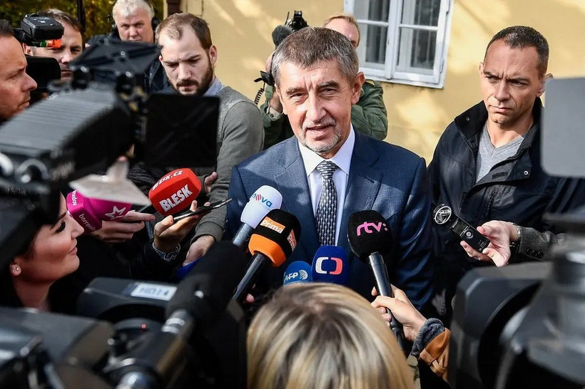 Cựu thủ tướng Andrej Babis, lãnh đạo đảng ANO, trả lời phỏng vấn sau chiến thắng bầu cử. (Nguồn: nytimes)