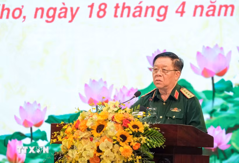 Đại tướng Nguyễn Trọng Nghĩa phát biểu tại buổi gặp mặt. (Ảnh: Thanh Liêm/TTXVN)