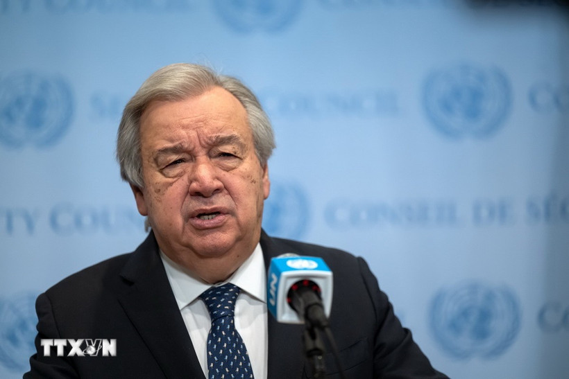 Tổng Thư ký Liên hợp quốc (LHQ) Antonio Guterres kêu gọi các bên liên quan kiềm chế, tuân thủ Hiến chương LHQ và luật pháp quốc tế, đồng thời nhấn mạnh “không có giải pháp quân sự” cho tình hình hiện nay. (Ảnh: THX/TTXVN)