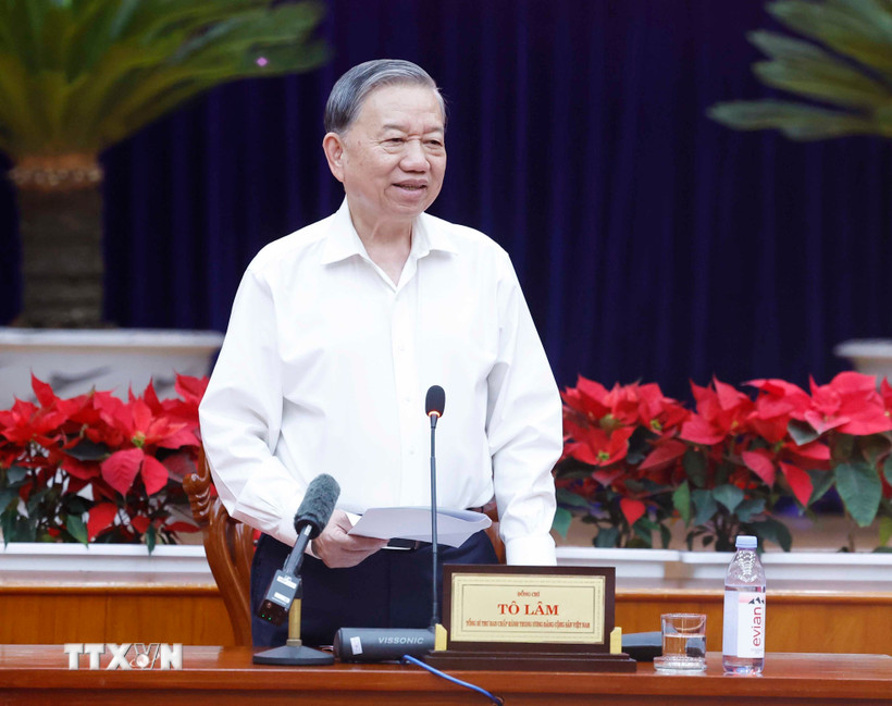 Tổng Bí thư Tô Lâm chúc Tết Đảng bộ, chính quyền và Nhân dân tỉnh Đắk Lắk nhân dịp chuẩn bị đón Xuân Bính Ngọ. (Ảnh: Thống Nhất/TTXVN)