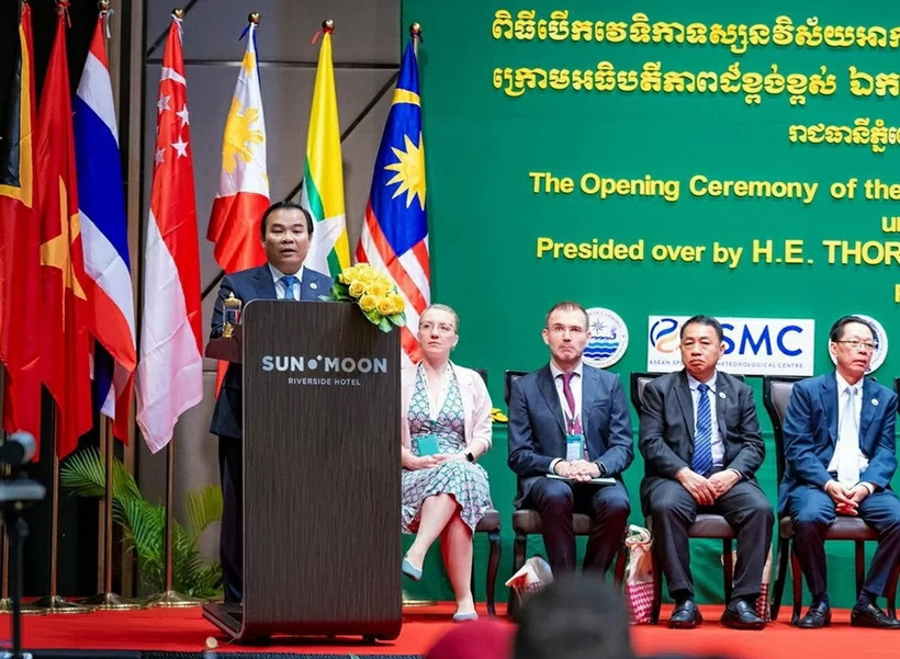 Bộ trưởng Bộ Tài nguyên nước và khí tượng Campuchia Thor Chetha phát biểu khai mạc Diễn đàn triển vọng khí hậu ASEAN lần thứ 24. (Nguồn: CPP)
