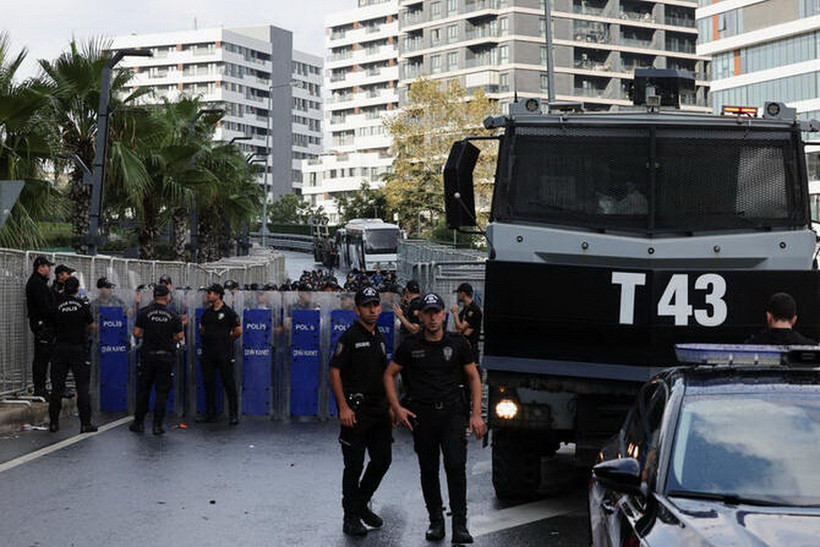 Cảnh sát chặn đường ở Istanbul, Thổ Nhĩ Kỳ, ngày 8/9/2025. (Nguồn: Reuters)