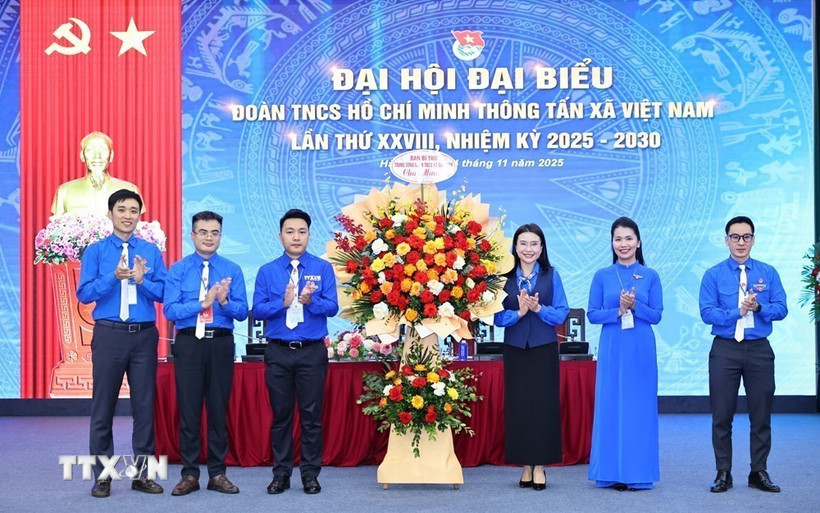 Đồng chí Nguyễn Phạm Duy Trang, Bí thư Trung ương Đoàn, Chủ tịch Hội đồng Đội Trung ương chúc mừng Đại hội. (Ảnh: Minh Đức/TTXVN)