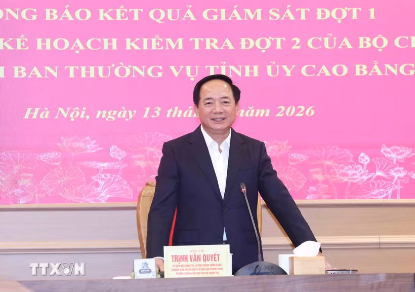 Đồng chí Trịnh Văn Quyết, Ủy viên Bộ Chính trị, Bí thư Trung ương Đảng, Trưởng Ban Tuyên giáo và Dân vận Trung ương, Trưởng Đoàn kiểm tra, giám sát phát biểu. (Ảnh: Phương Hoa/TTXVN)