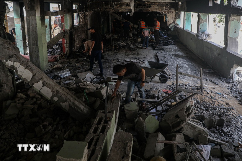 Cảnh đổ nát sau vụ không kích của Israel tại trường Fahmi Al-Jarjawi ở Gaza ngày 26/5/2025. (Ảnh: THX/TTXVN)