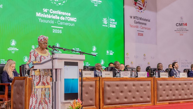 Tổng Giám đốc Tổ chức Thương mại Thế giới (WTO) Ngozi Okonjo-Iweala phát biểu trong lễ khai mạc cuộc họp cấp bộ trưởng lần thứ 14 của WTO tại Yaounde, Cameroon, ngày 26/3. (Nguồn: Reuters)
