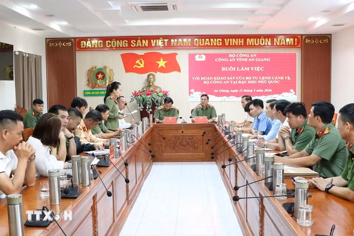 Quang cảnh buổi làm việc. (Ảnh: Văn Sĩ/TTXVN)