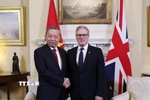 Tổng Bí thư Tô Lâm và Thủ tướng Liên hiệp Vương quốc Anh và Bắc Ireland Keir Starmer. (Ảnh: Thống Nhất/TTXVN)