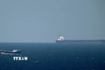 Tàu chở dầu hướng về eo biển Hormuz. (Ảnh: AFP/TTXVN)