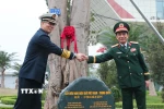 Đại tướng, Bộ trưởng Quốc phòng Phan Văn Giang và Thượng tướng Đổng Quân, Bộ trưởng Quốc phòng Trung Quốc trồng cây hữu nghị tại Cửa khẩu Quốc tế Hữu Nghị trong chương trình Giao lưu hữu nghị quốc phòng biên giới Việt Nam-Trung Quốc lần thứ 9. (Ảnh: Trọng Đức/TTXVN)