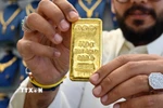 Vàng miếng được bán tại cửa hàng ở Kuwait City, Kuwait. (Ảnh: THX/TTXVN)