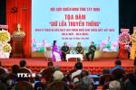 Quang cảnh buổi tọa đàm “Giữ lửa truyền thống”. (Ảnh: Giang Phương/TTXVN)