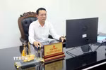 Bí thư Đảng ủy xã Sông Mã (Sơn La) Nguyễn Tiến Hải đóng góp ý kiến vào các dự thảo văn kiện trình Đại hội XIV của Đảng. (Ảnh: Quang Quyết/TTXVN)