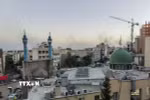 Khói bốc lên sau cuộc tấn công của Israel tại Tehran, Iran, ngày 17/6/2025. (Ảnh: THX/TTXVN)