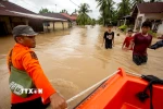 Cảnh ngập lụt sau những trận mưa lớn tại Padang Pariaman, Tây Sumatra, Indonesia. (Ảnh: THX/TTXVN)