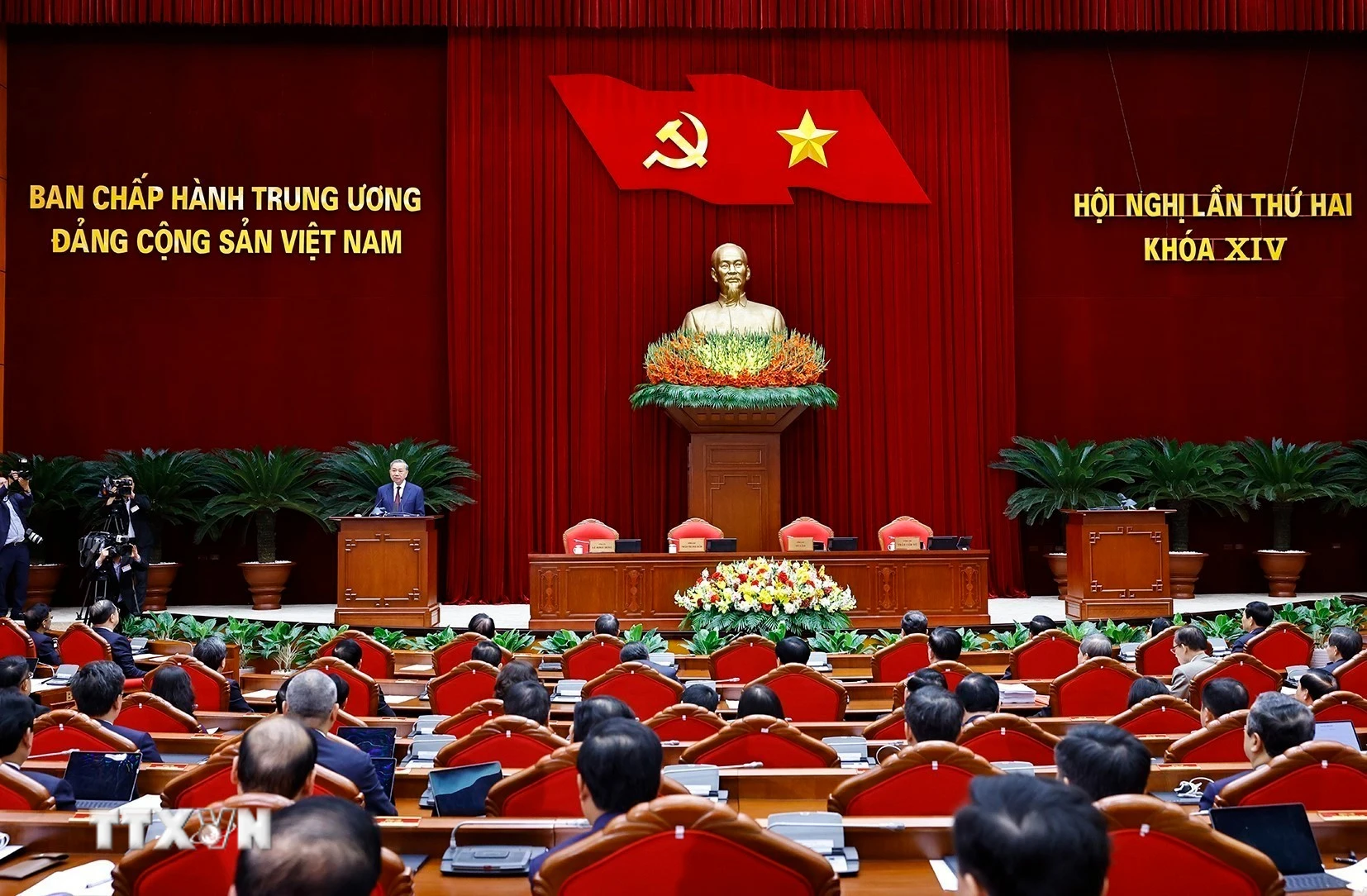 Tổng Bí thư Tô Lâm nhấn mạnh 5 nội dung trọng tâm tại Hội nghị Trung ương 2 khóa XIV