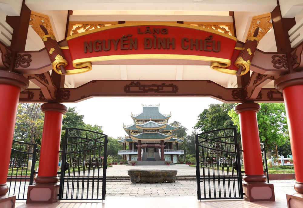 Mộ Nguyễn Đình Chiểu