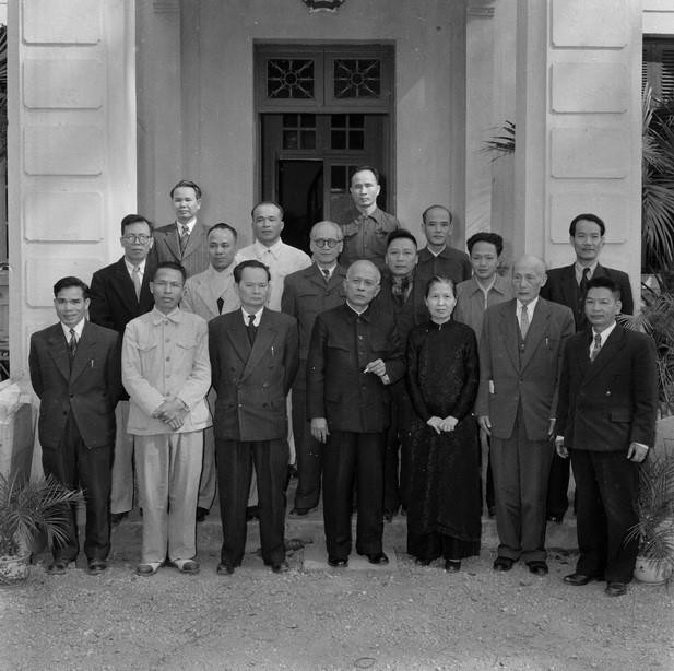 Ban Thường trực Quốc hội mới được bầu tại tại Kỳ họp thứ 6, Quốc hội khóa I (1957). (Ảnh: TTXVN)