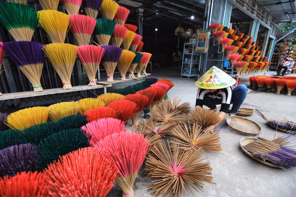 Hương se xong chỉ chờ trời nắng được người dân mạng ra phơi. (Ảnh: Thành Đạt/TTXVN)