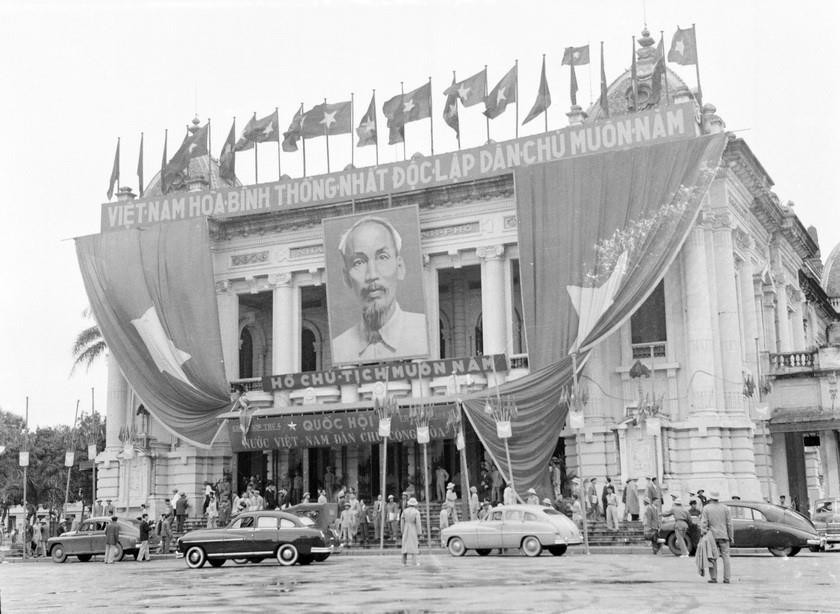 Quang cảnh ngày họp Quốc hội tại nhà Hát lớn (20/3/1955). (Ảnh: TTXVN)