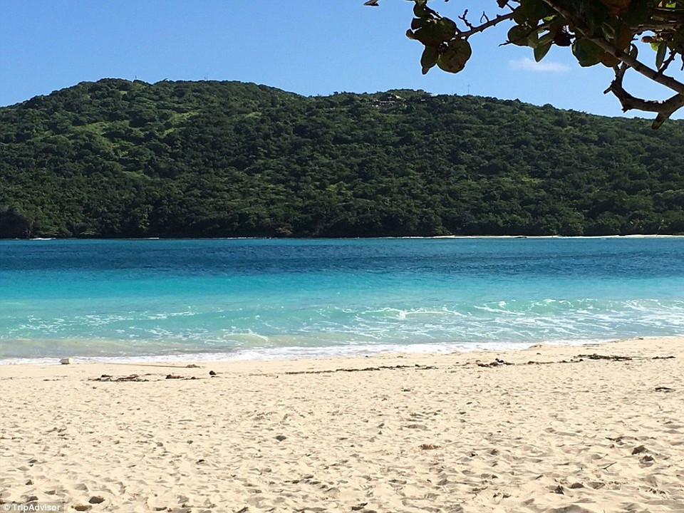 Bãi biển Flamenco, Culebra, Puerto Rico.(Nguồn: TripAdvisor)