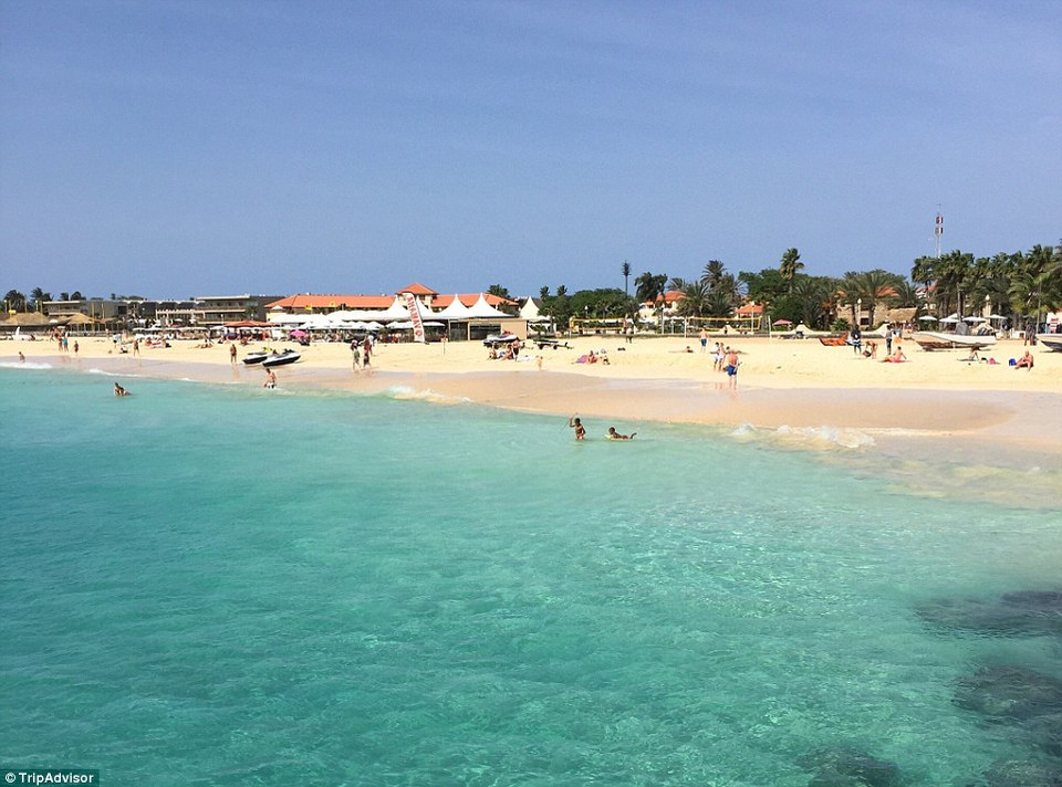  Bãi biển Praia de Santa Maria, Santa Maria Ilha do Sal, Cape Verde.(Nguồn: TripAdvisor)