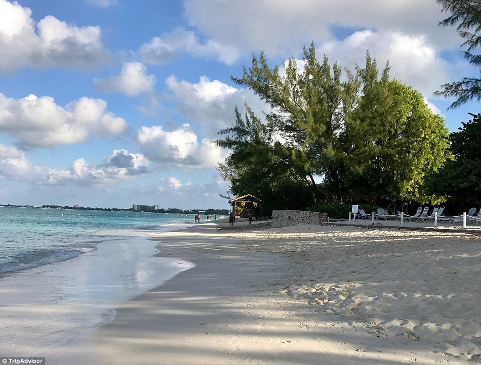 Bãi biển Seven Mile, quần đảo Cayman Islands.(Nguồn: TripAdvisor)