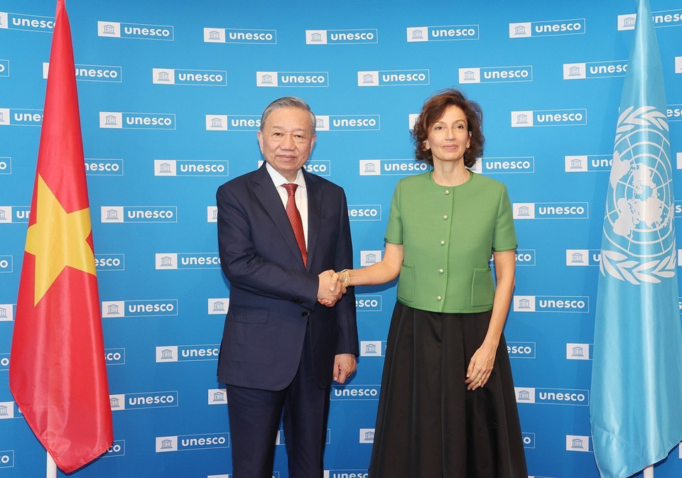 Tổng Giám đốc UNESCO Audrey Azoulay đón Tổng Bí thư, Chủ tịch nước Tô Lâm. (Ảnh: Trí Dũng/TTXVN)