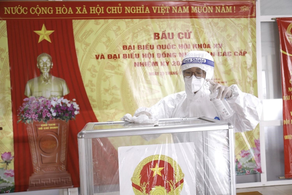 Bệnh viện K nỗ lực hoàn thành công tác bầu cử trong tâm dịch. (Ảnh: TTXVN phát)