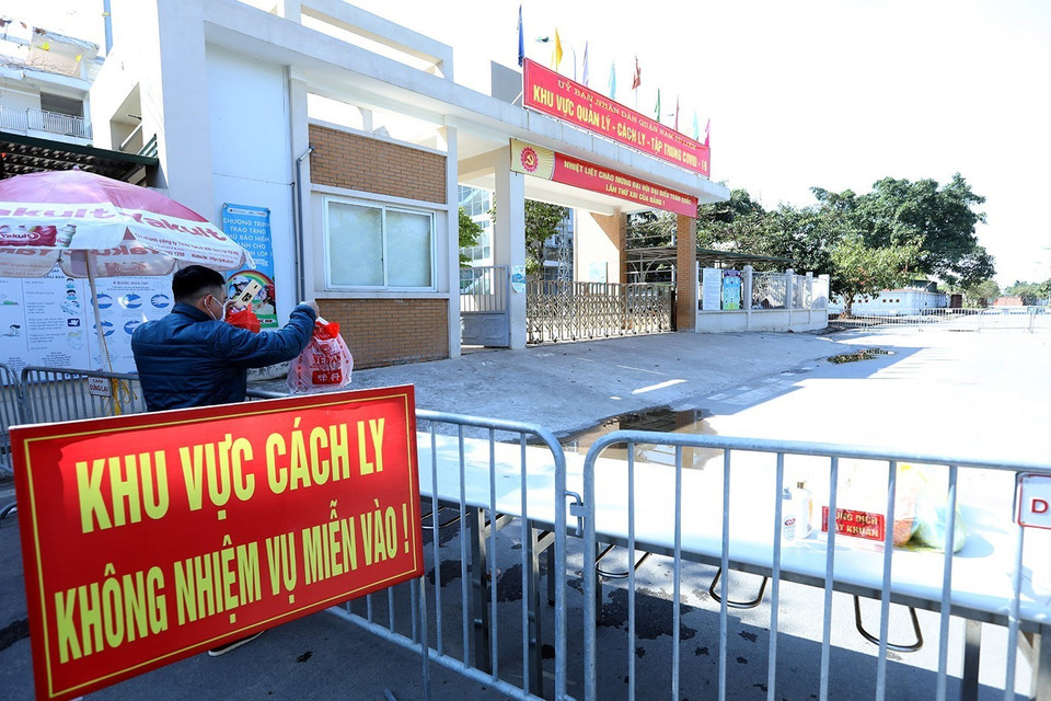 Khu cách ly tập trung Tiểu học Xuân Phương thực hiện tốt quy chế phòng chống dịch. (Ảnh: Phan Tuấn Anh/TTXVN)