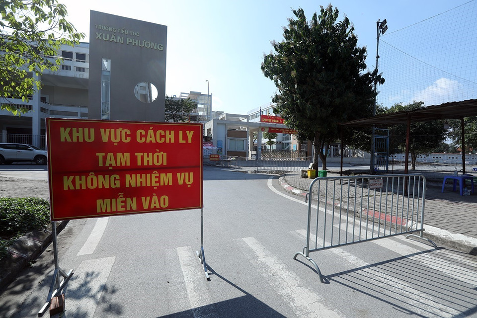 Khu cách ly tập trung Tiểu học Xuân Phương thực hiện tốt quy chế phòng chống dịch. (Ảnh: Phan Tuấn Anh/TTXVN)
