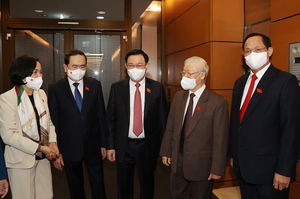 Tổng Bí thư Nguyễn Phú Trọng, Chủ tịch Quốc hội Vương Đình Huệ và các đại biểu dự phiên bế mạc Kỳ họp thứ hai, Quốc hội khóa XV. (Ảnh: Trí Dũng/TTXVN)