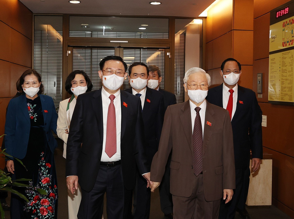 Tổng Bí thư Nguyễn Phú Trọng, Chủ tịch Quốc hội Vương Đình Huệ và các đại biểu dự phiên bế mạc Kỳ họp thứ hai, Quốc hội khóa XV. (Ảnh: Trí Dũng/TTXVN)