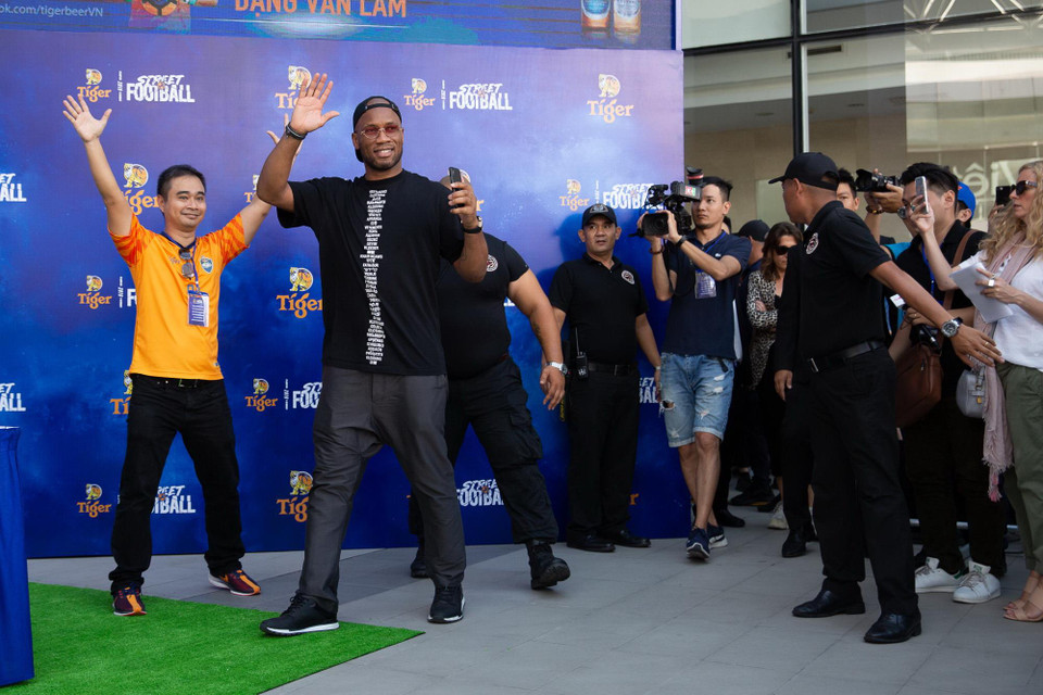 Siêu sao Cote d'Ivoire Didier Drogba tham dự sự kiện.