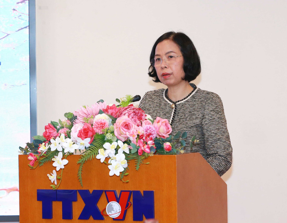 Bà Vũ Việt Trang, Bí thư Đảng ủy, Tổng giám đốc, Chủ tịch Liên chi hội nhà báo TTXVN phát biểu chỉ đạo hội nghị. (Ảnh: Phương Hoa/TTXVN)