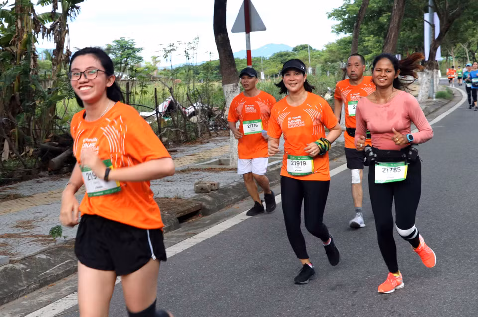 Các vận động viên tranh tài trên đường chạy Marathon Quốc tế Đà Nẵng 2019. (Ảnh: Trần Lê Lâm/TTXVN)