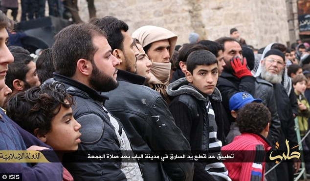 Vụ chặt tay được thực hiện sau giờ cầu nguyện ngày thứ sáu tại thành phố al-Bab, tỉnh Aleppo, Syria. (Nguồn: DM)