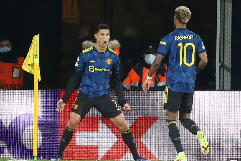 Ronaldo đã tận dụng thành công cơ hội để ghi bàn thắng mở tỷ số cho Quỷ đỏ. (Nguồn: Daily Mail)