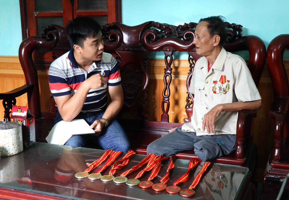 Phát huy phẩm chất bộ đội cụ Hồ, với tinh thần thương binh tàn nhưng không phế, thương binh hạng 2/4 Hà Quý Phiến (xã Song Hồ, huyện Thuận Thành, tỉnh Bắc Ninh) là người luôn vươn lên trong cuộc sống, tích cực tham gia vào các hoạt động xã hội, thể dục thể thao. Ông Phiến là một trong những vận động viên xuất sắc của thể thao Người khuyết tật Việt Nam, dành được nhiều huy chương trong nước và khu vực Đông Nam Á. (Ảnh: Thái Hùng/TTXVN)