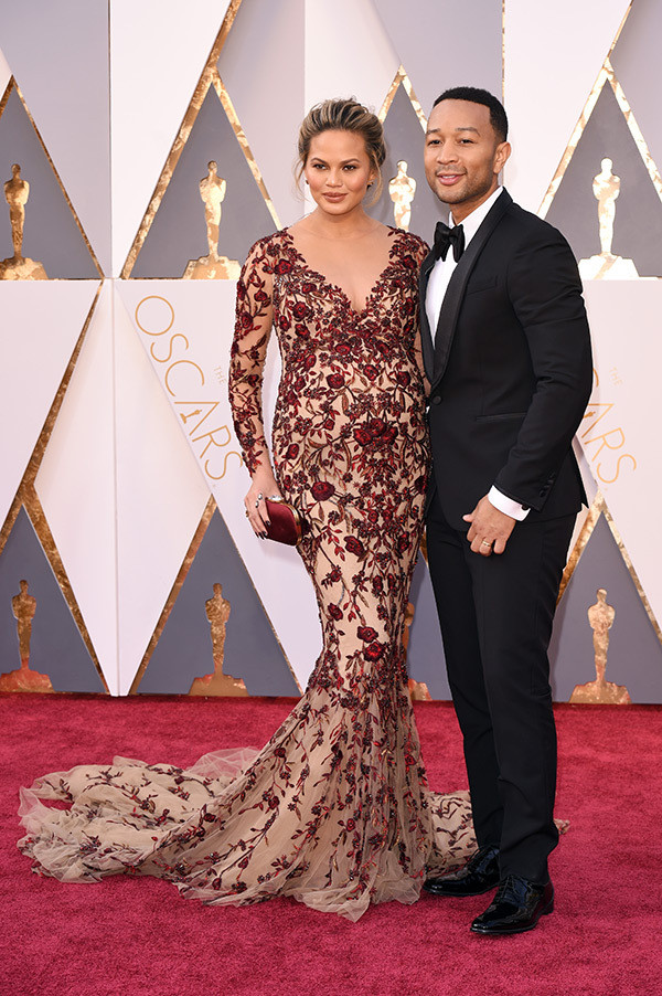 Chrissy Teigen và John Legend. (Nguồn: hollywoodlife.com)