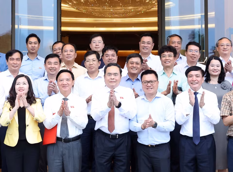 Chủ tịch Quốc hội Trần Thanh Mẫn với đại diện các cơ quan báo chí. (Ảnh: Thống Nhất/TTXVN)