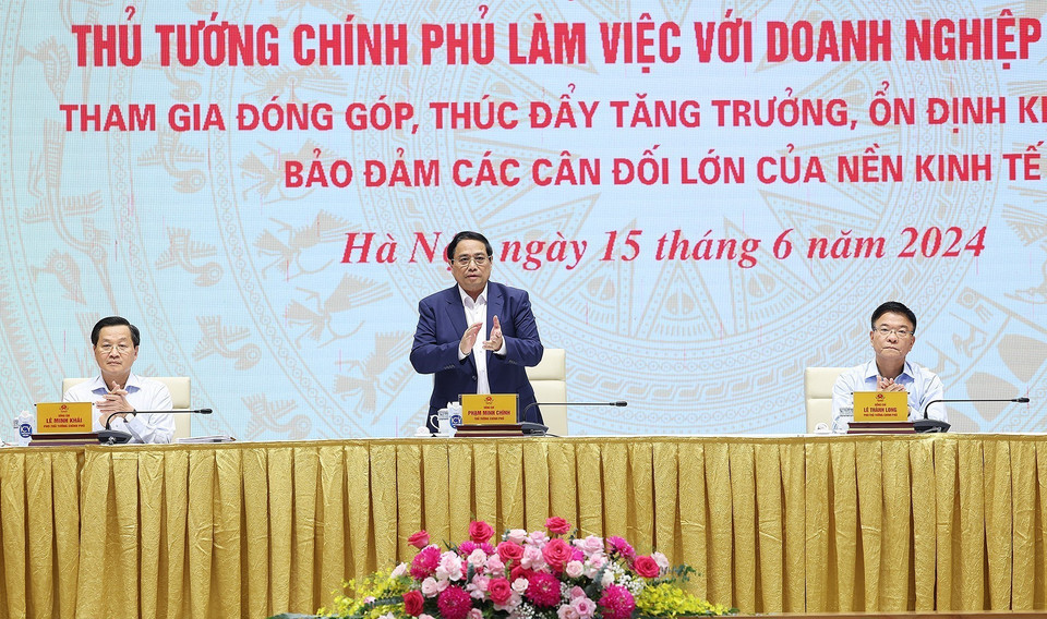 Thủ tướng Phạm Minh Chính chủ trì làm việc với doanh nghiệp nhà nước. (Ảnh: Dương Giang/TTXVN)