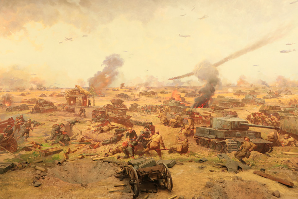 Nhân loại không bao giờ quên công lao to lớn của đất nước Xô Viết với 27 triệu người đã hy sinh, mất tích trong cuộc chiến đẫm máu nhưng vô cùng vinh quang này để đổi lấy hòa bình và tự do cho nhân loại. (Ảnh: Hùng Võ/Vietnam+)